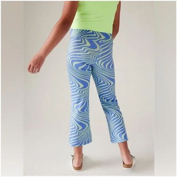 Athleta Girls Chit Chat Kick Flare Capri, Blue/Green Swirl, Size Large/12, NWT - Picture 2 of 7